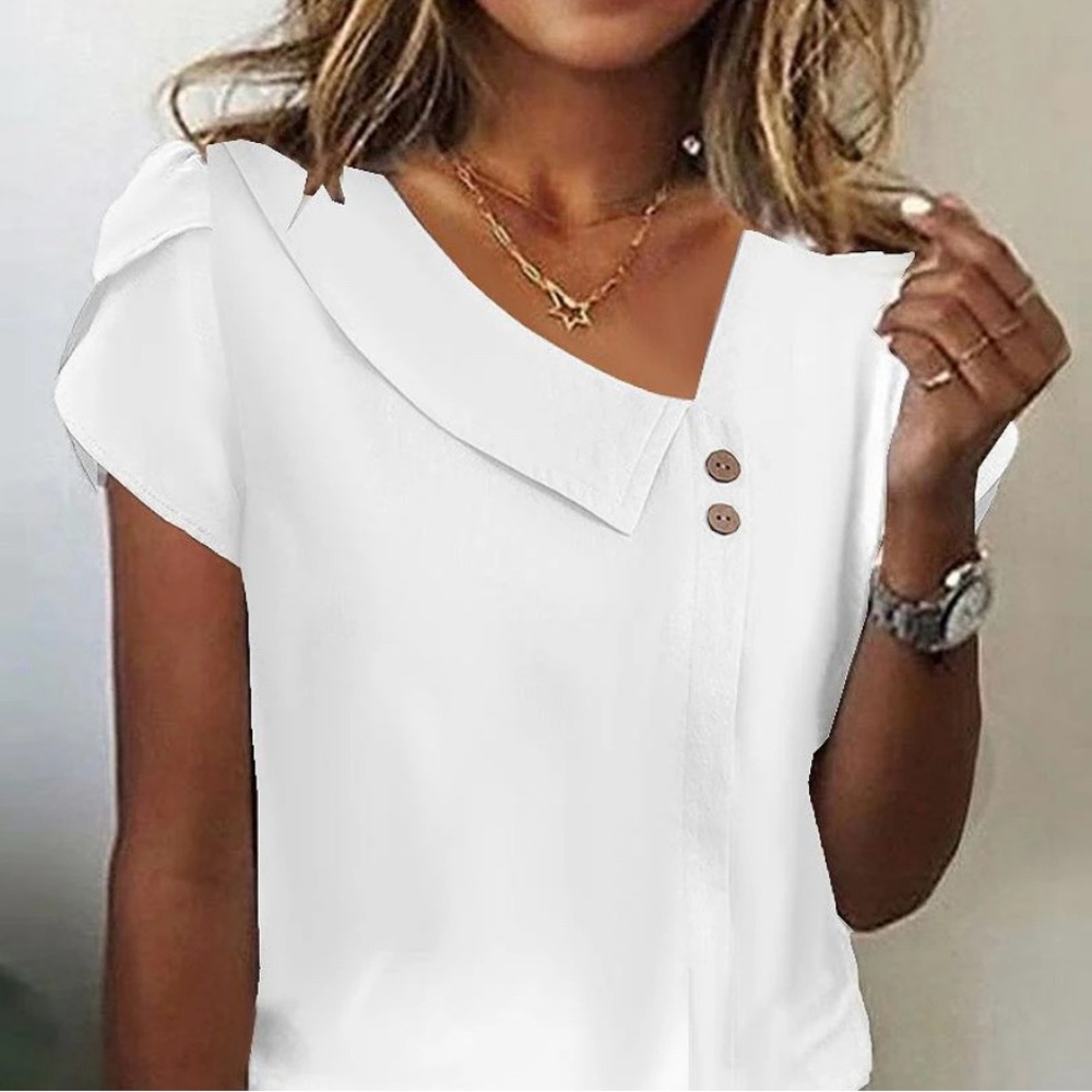 Copy- New with tags Pappya Asmmetrical white top. Size XL/fits more like a large